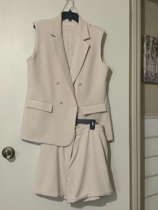 kirundo Pants - Sleeveless Double-Breasted Blazer and High-Waist Shorts - Cream